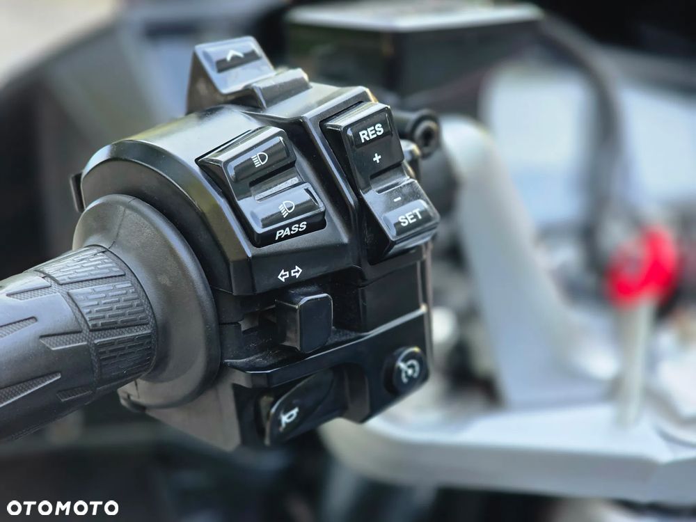 Yamaha FJR - 18