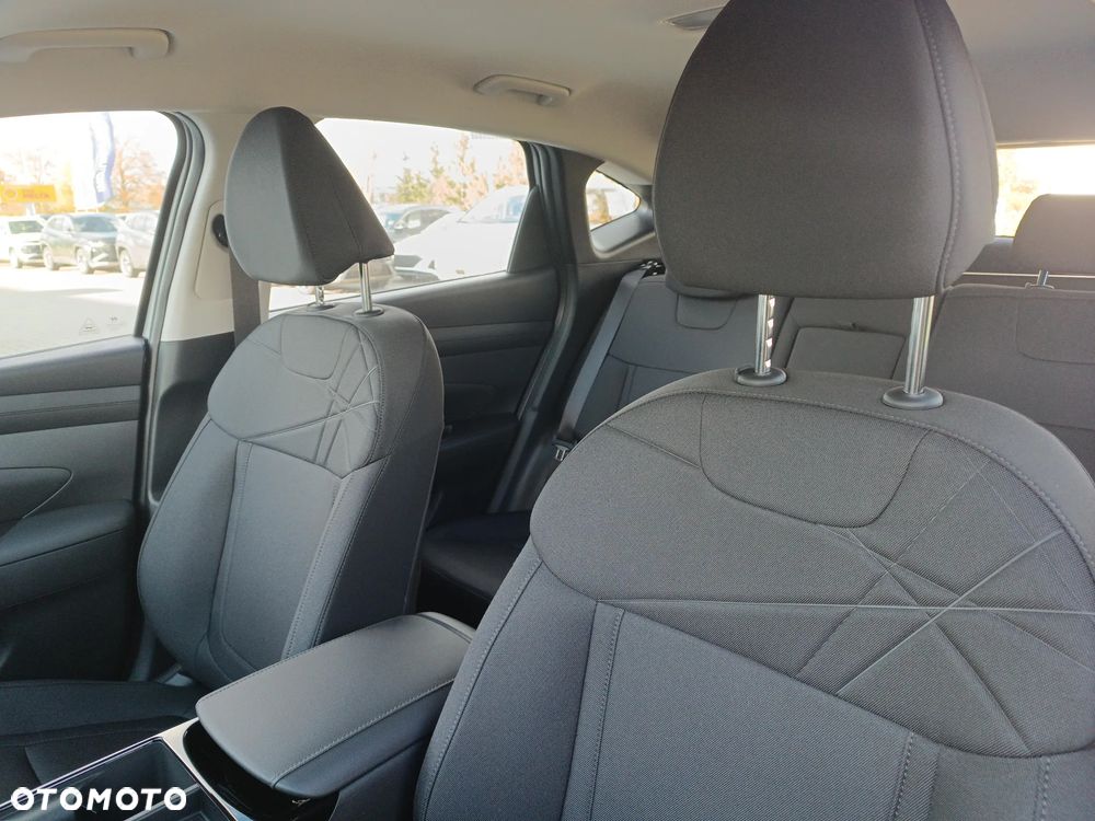 Hyundai Tucson 1.6 T-GDi HEV Modern 2WD - 11