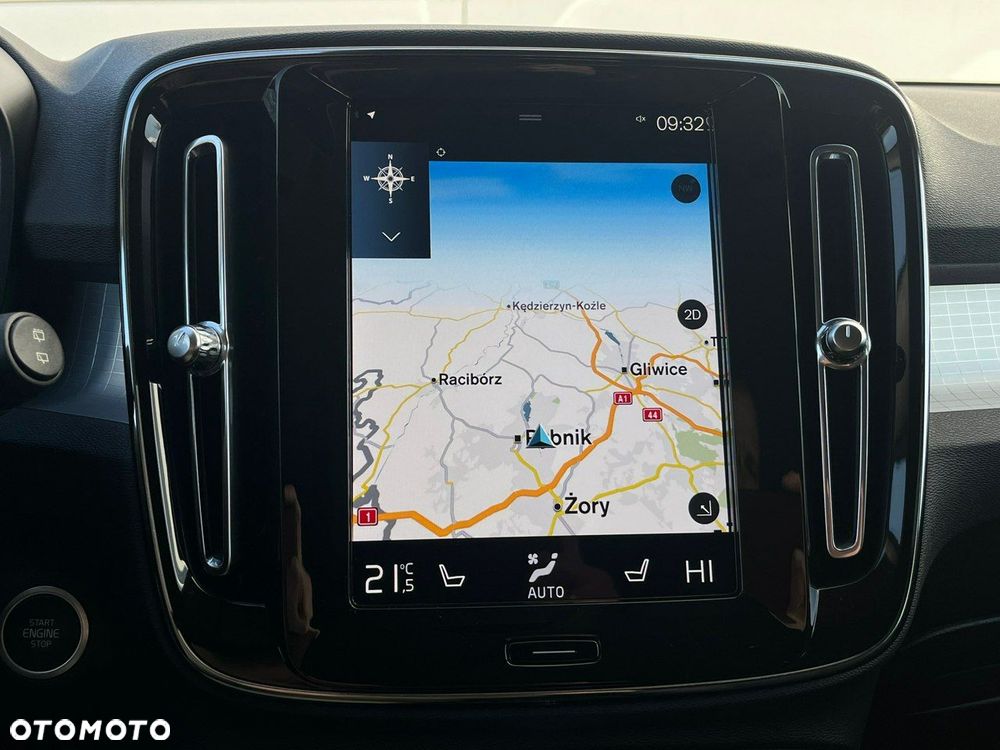 Volvo XC 40 T3 Momentum Pro - 26