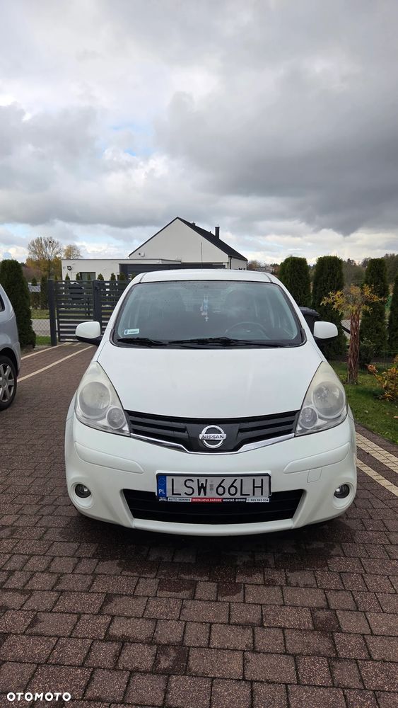 Nissan Note 2010 photo 3