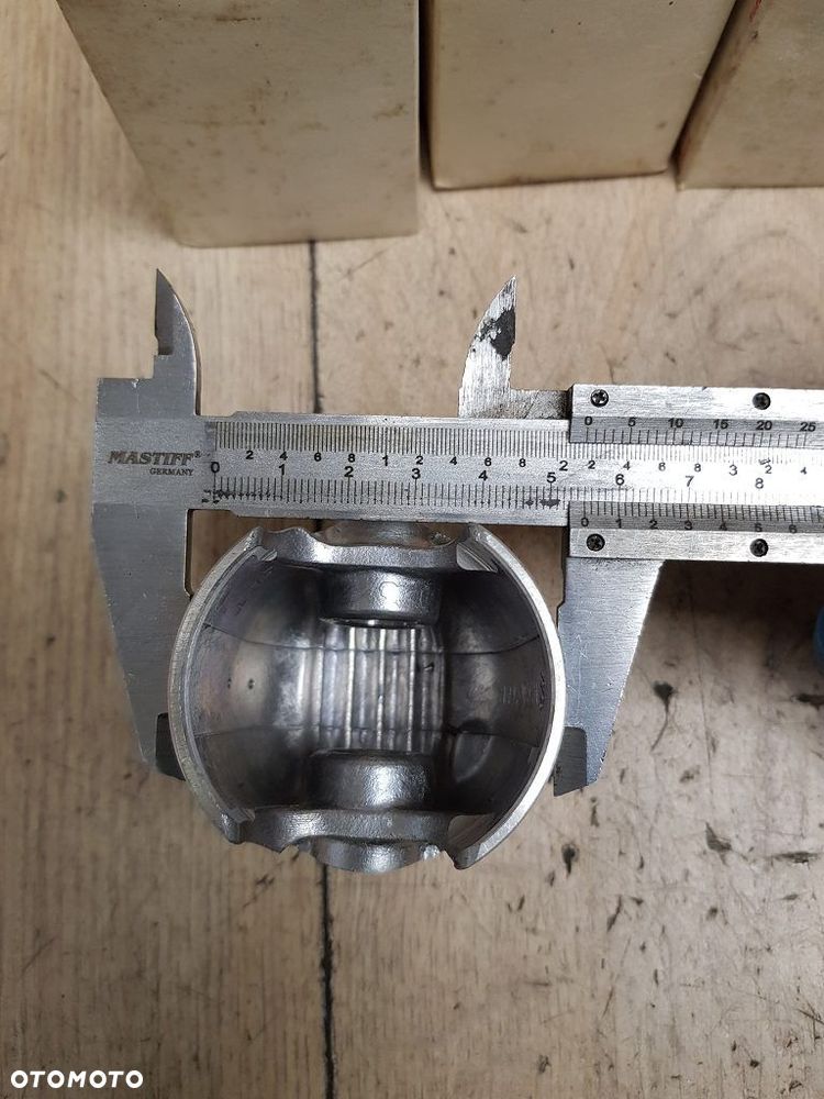Tłok Suzuki RM125  12110-41310-050 - 13