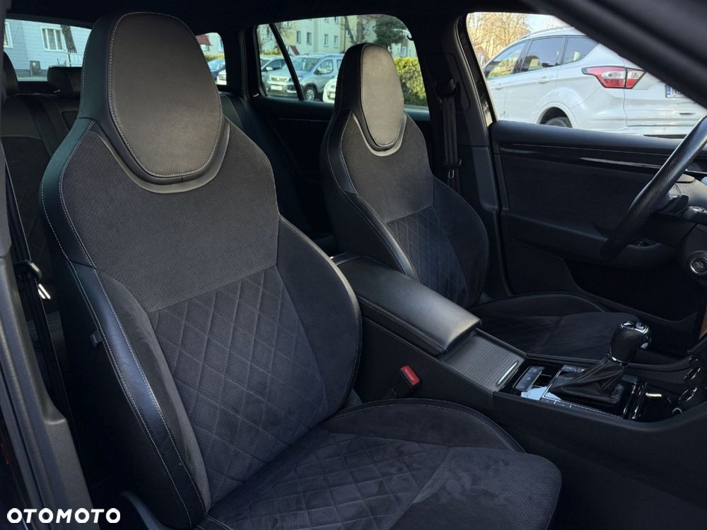 Skoda Superb 2.0 TDI SCR 4x4 Sportline DSG - 32