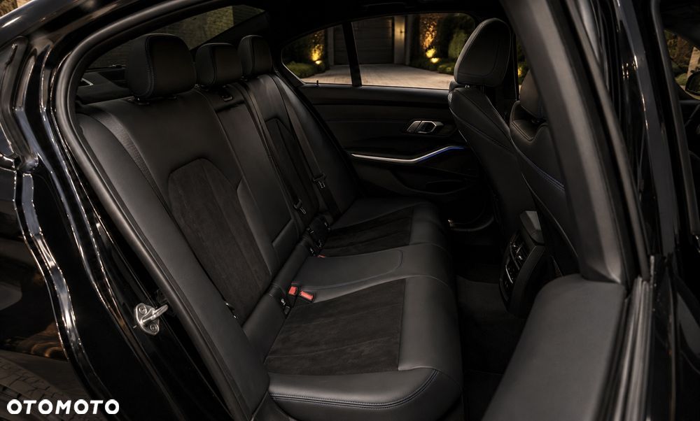 BMW Seria 3 320i M Sport - 18