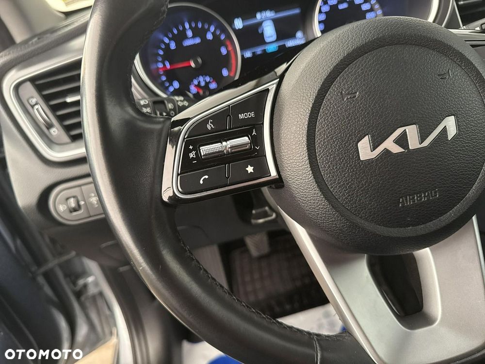 Kia Ceed - 25