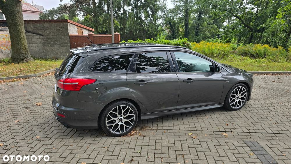 Ford Focus 1.5 EcoBoost ST-Line - 4
