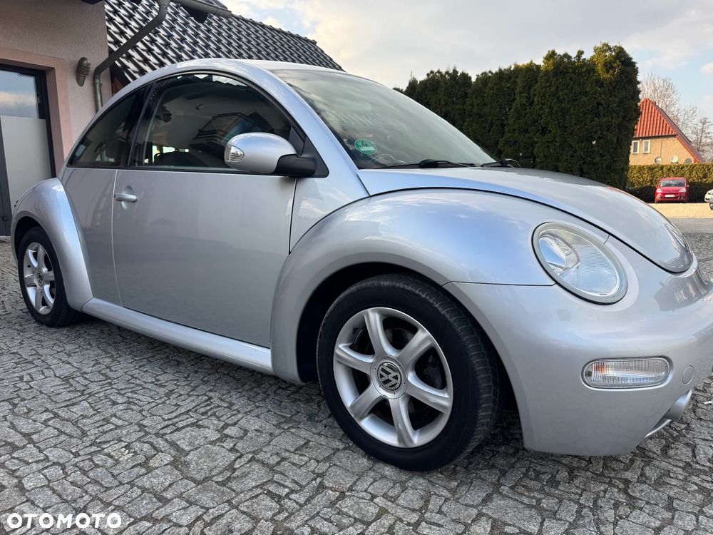 Volkswagen New Beetle 1.6 Arte - 11