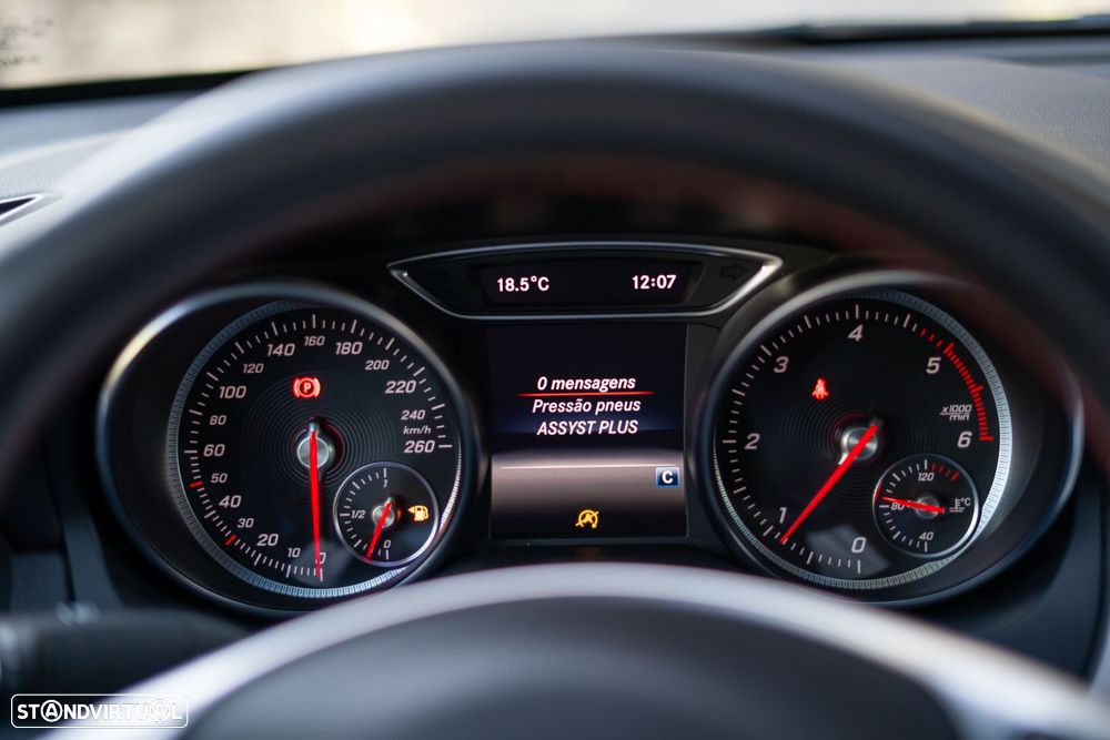 Mercedes-Benz CLA 180 d AMG Line - 16