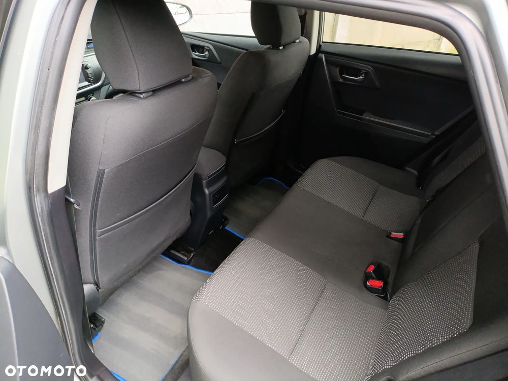 Toyota Auris 1.6 Luna - 11