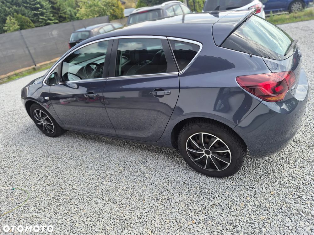 Opel Astra 1.4 ecoFLEX Cosmo - 5