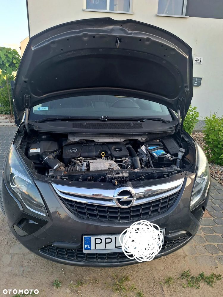 Opel Zafira - 10