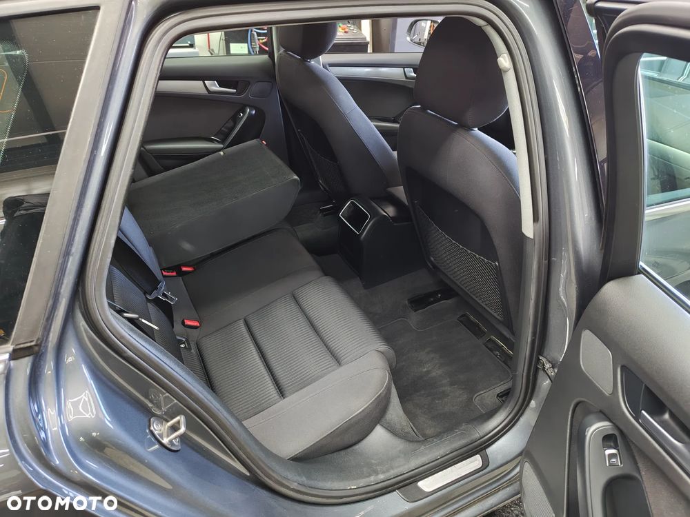 Audi A4 Avant 2.0 TDI ultra - 10