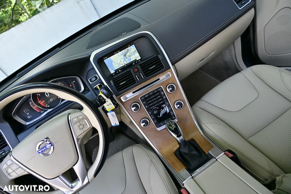 Volvo XC 60 D5 AWD Geartronic Summum - 20