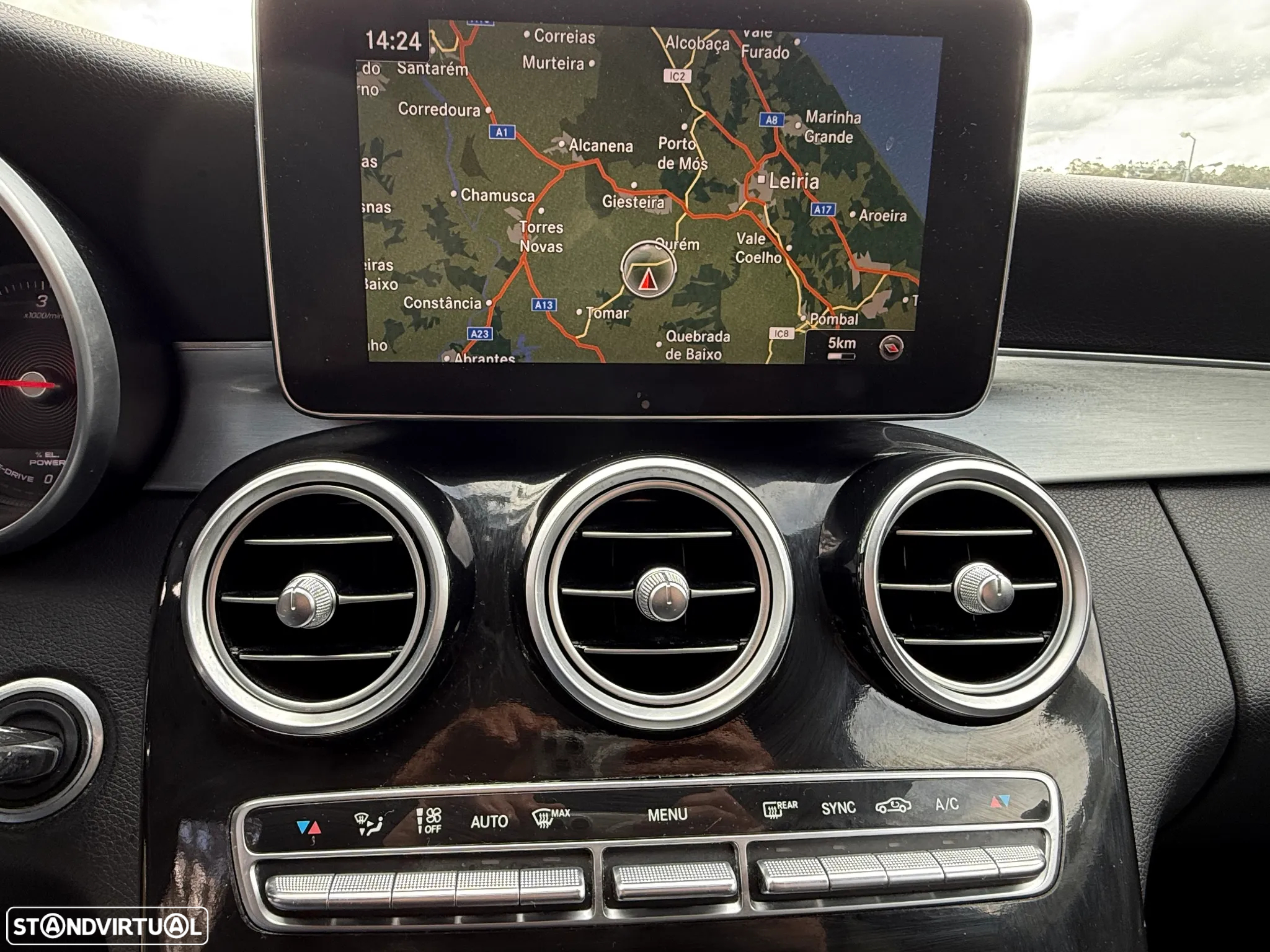 Mercedes-Benz C 300 h AMG Line - 24