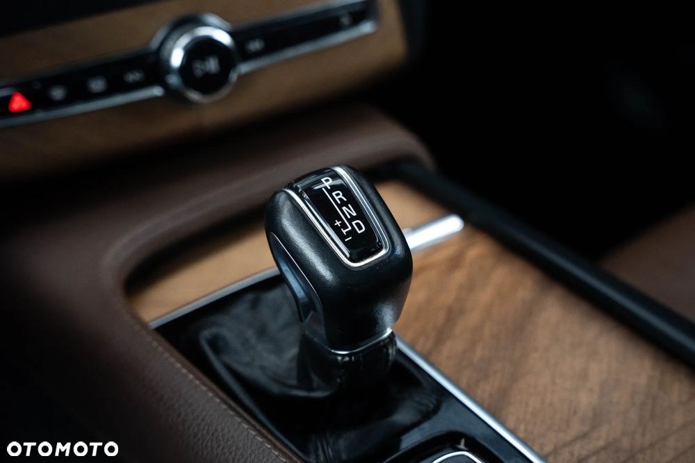 Volvo XC 90 T6 AWD Momentum - 23