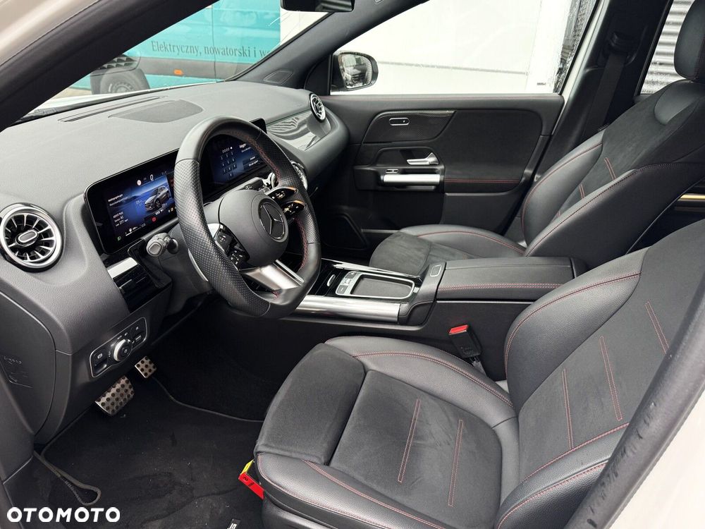 Mercedes-Benz GLA - 5