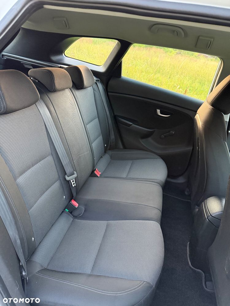 Hyundai i30 1.6 D GO - 25