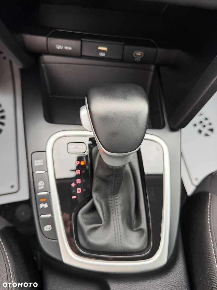 Kia Ceed - 36