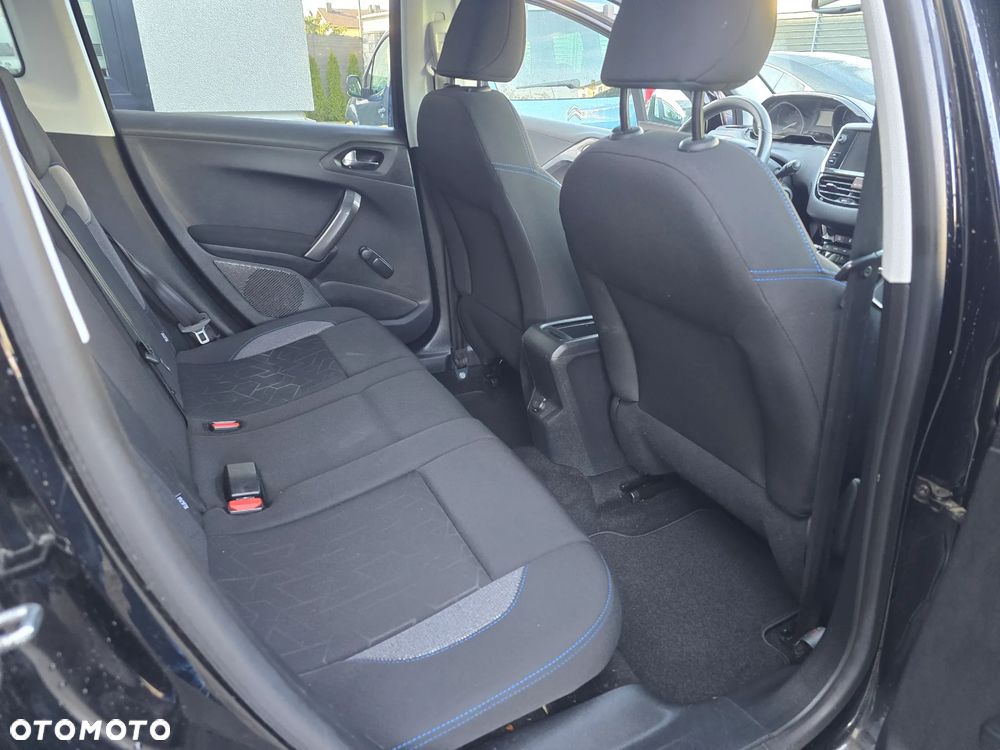 Peugeot 2008 1.2 Pure Tech Active EU6 - 11