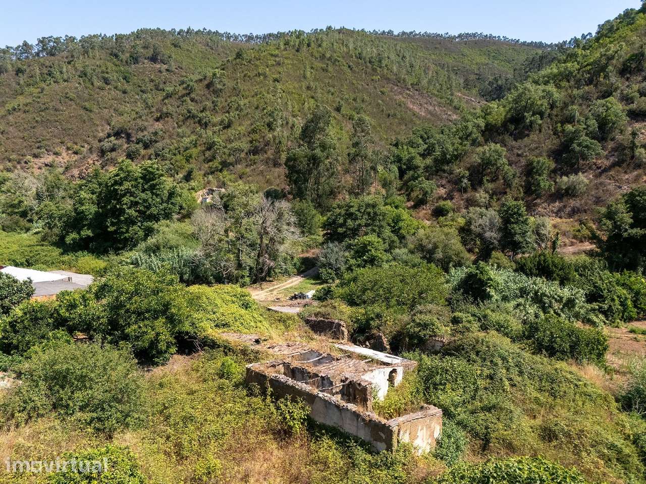RUÍNA PARA RECONSTRUÇÃO NUM LOCAL REMOTO; MARMELETE - Grande imagem: 3/11