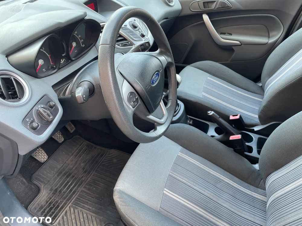 Ford Fiesta - 10
