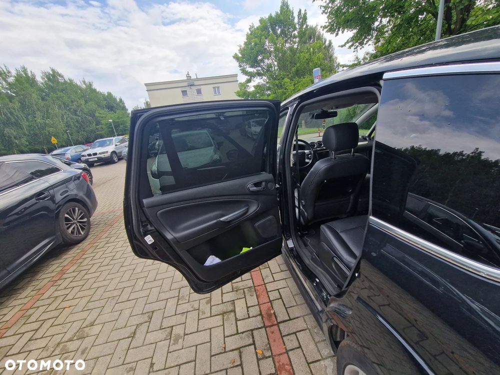 Ford S-Max - 13