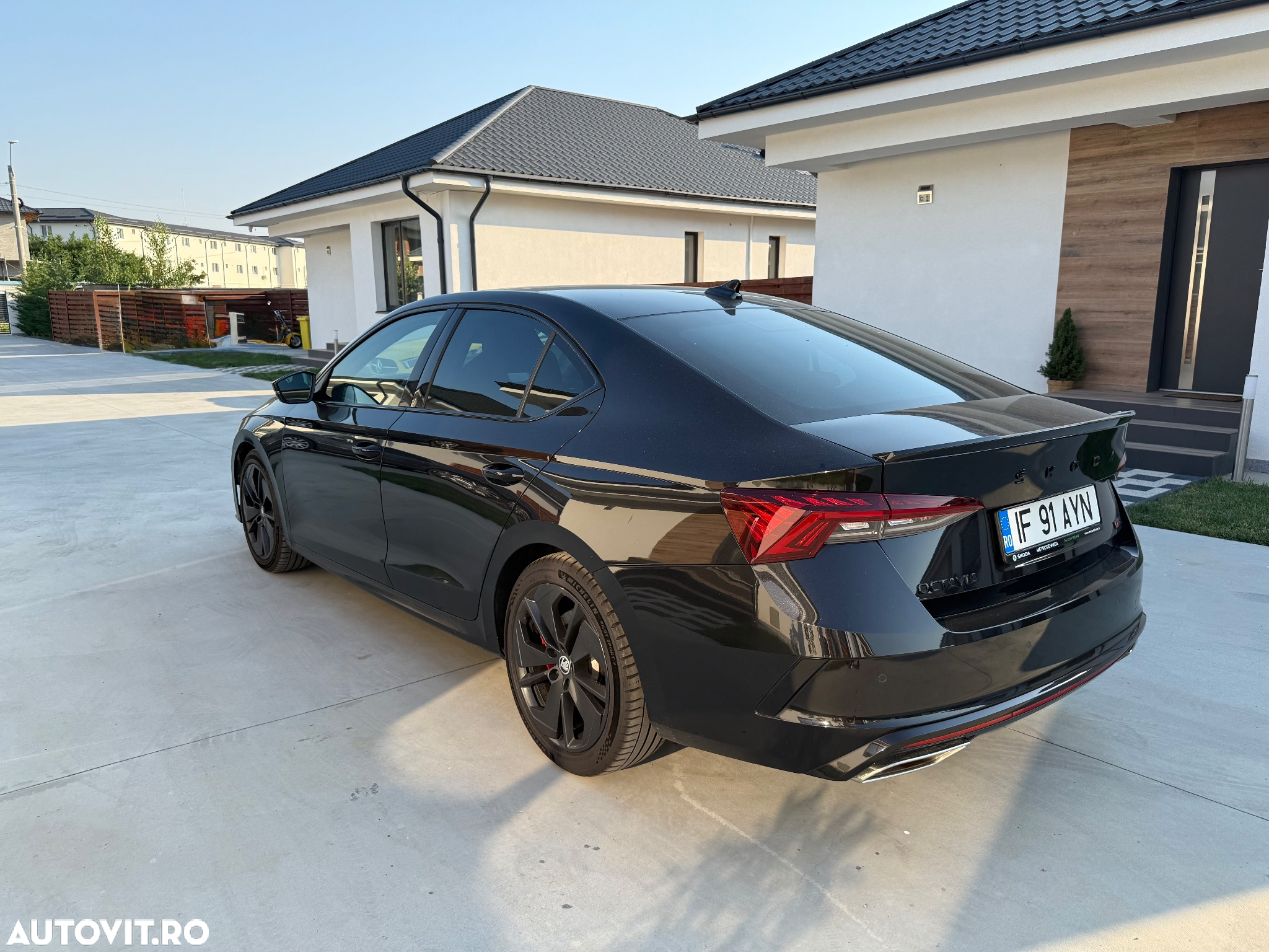 Skoda Octavia 2.0 TSI DSG RS - 5