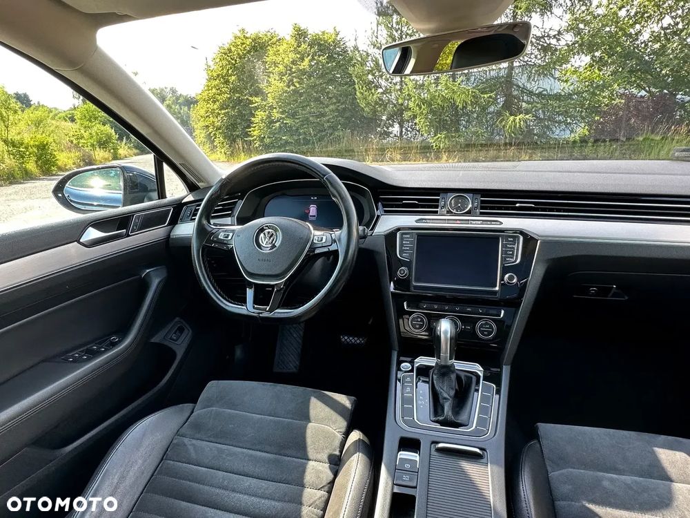 Volkswagen Passat Variant 2.0 TDI SCR DSG Highline - 22