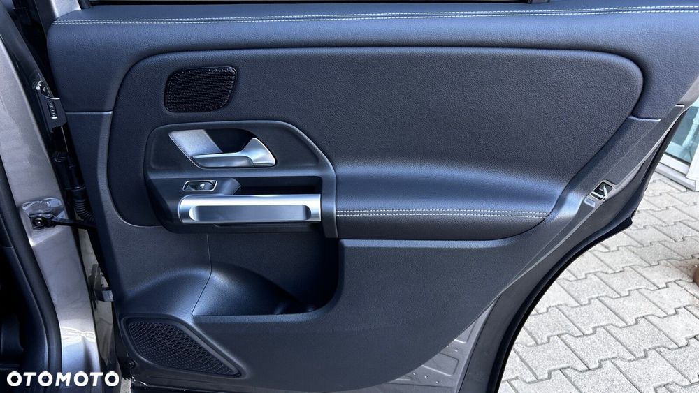 Mercedes-Benz GLB - 28
