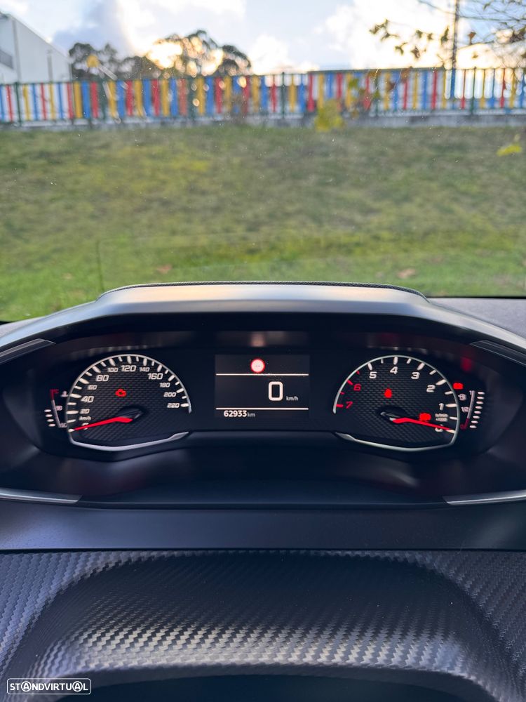 Peugeot 208 1.2 PureTech Allure - 8