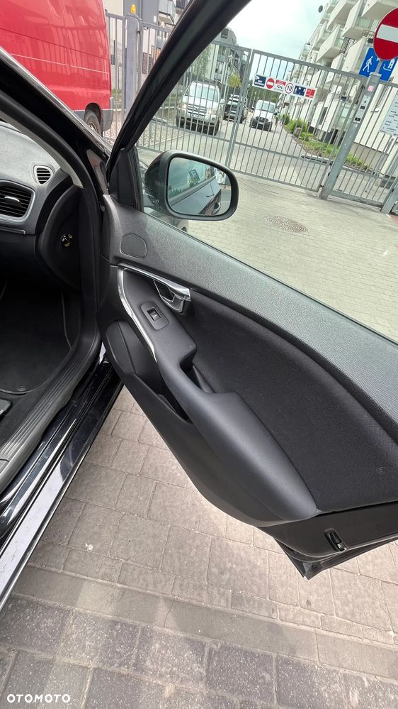 Volvo V40 D3 Momentum - 21