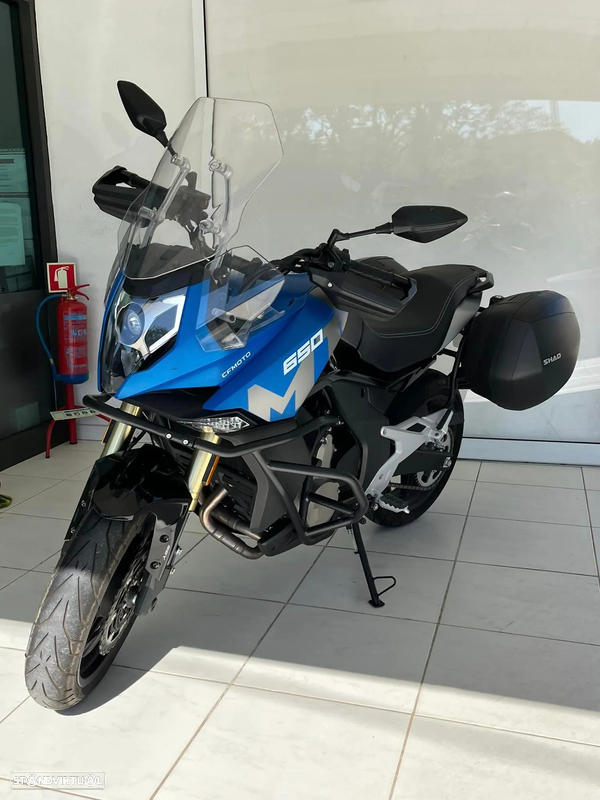 CF Moto 650MT