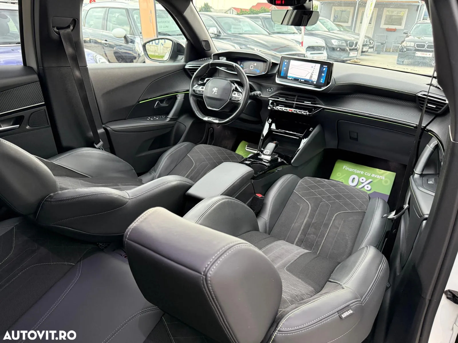 Peugeot 2008 PureTech 155 EAT8 GT Pack - 8