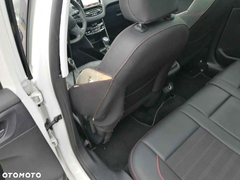 Peugeot 2008 PureTech 110 Stop&Start EAT6 GT-Line Edition - 14