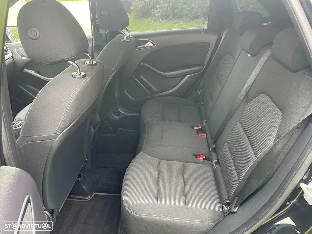 Mercedes-Benz B 180 - 20