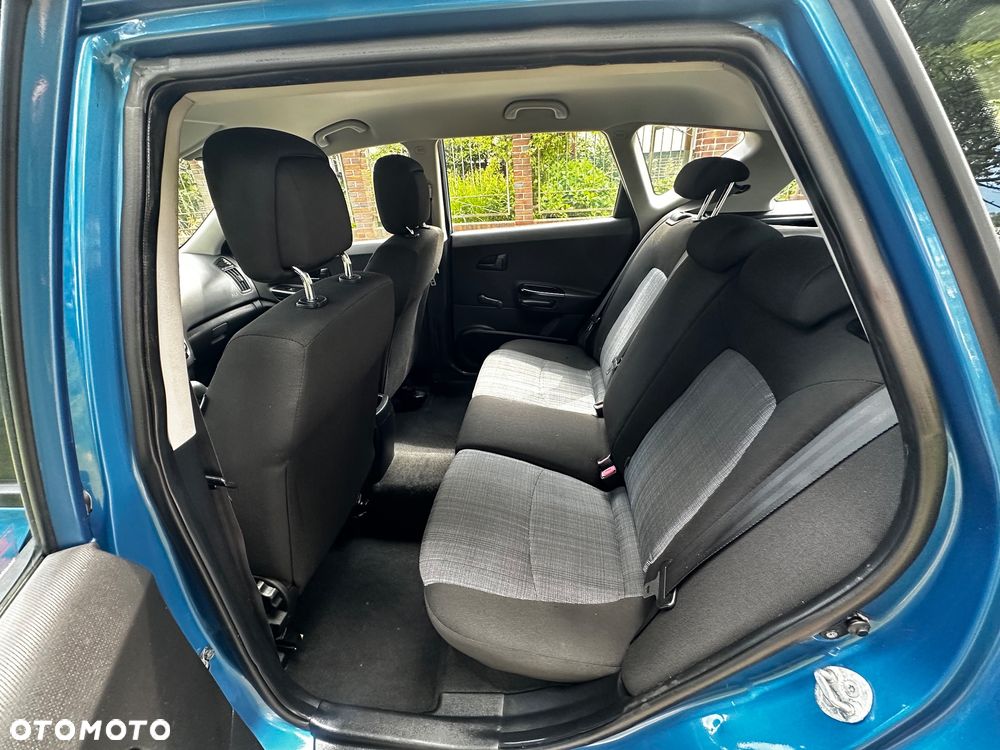 Kia Ceed - 8