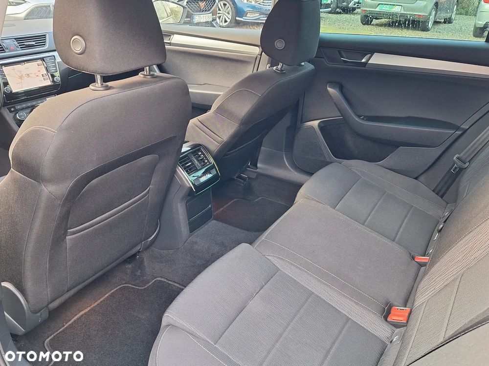 Skoda Superb 2.0 TDI DSG Style - 8