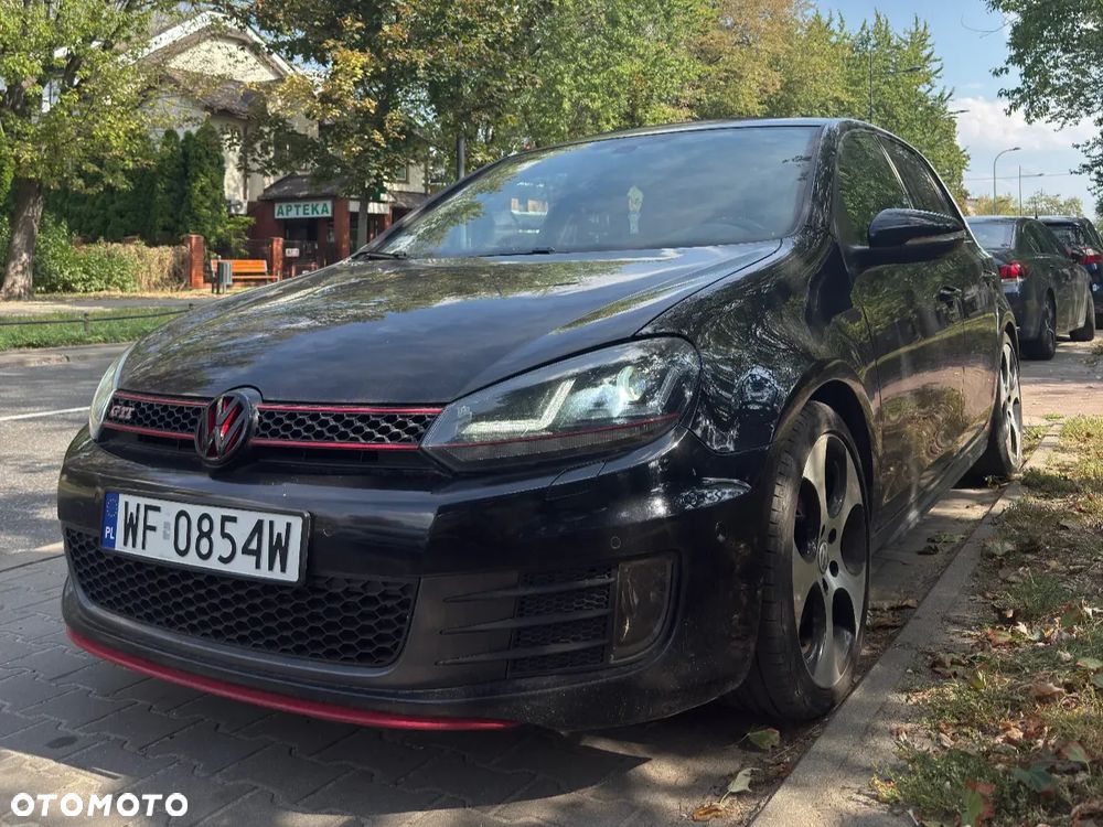 Volkswagen Golf - 1