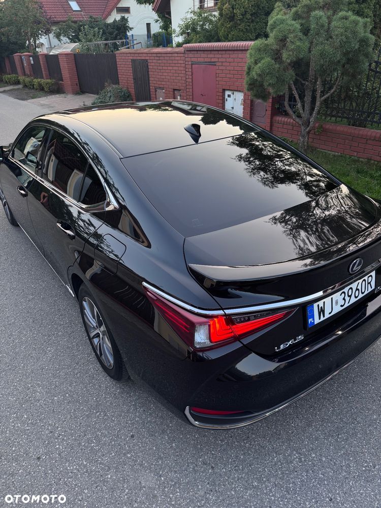Lexus ES 300h Business Edition - 9