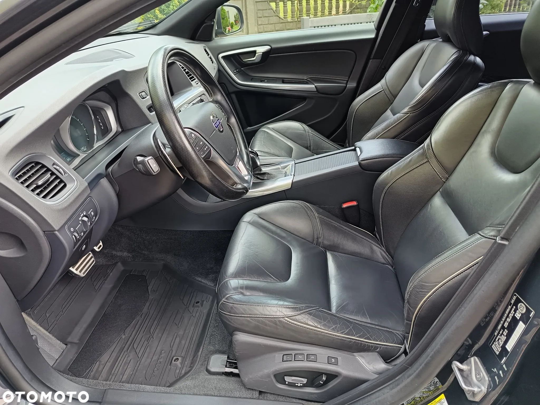 Volvo V60 T6 AWD R-Design Summum - 16