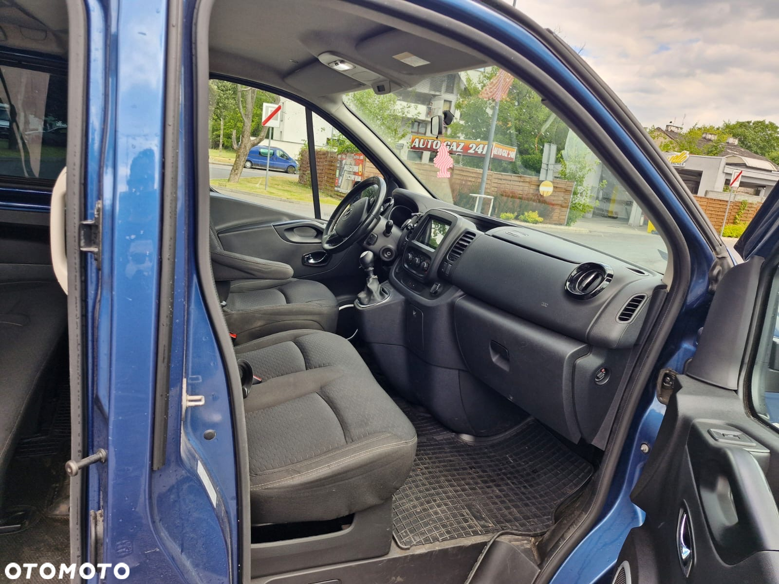 Opel Vivaro L2H1 2,9t Elegance - 6