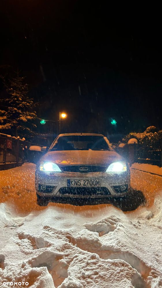 Ford Mondeo 3.0 V6 ST 220 - 1