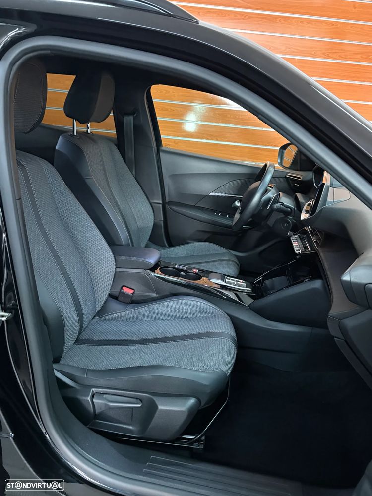 Peugeot 2008 1.2 PureTech Allure Pack EAT8 - 10