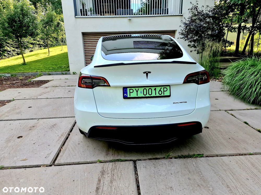 Tesla Model Y Long Range AWD - 9