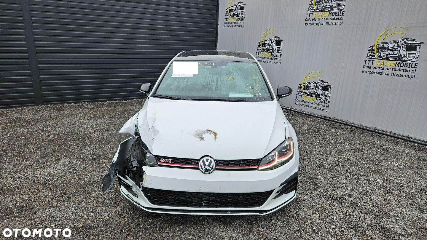 Volkswagen Golf - 2