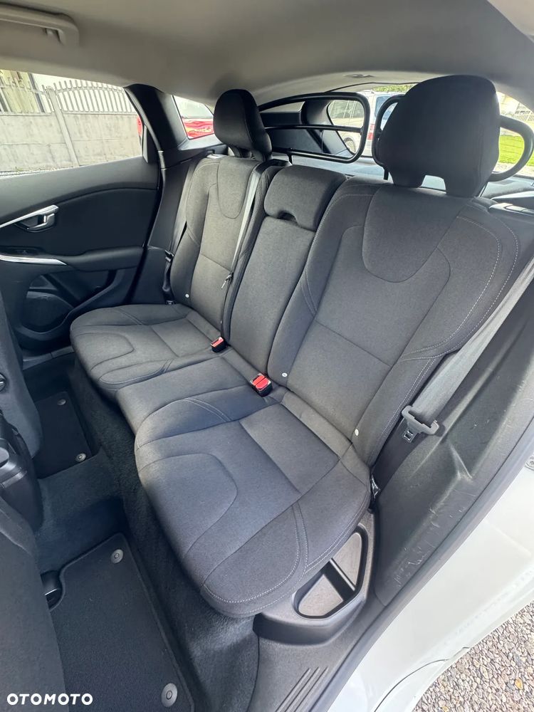 Volvo V40 - 16