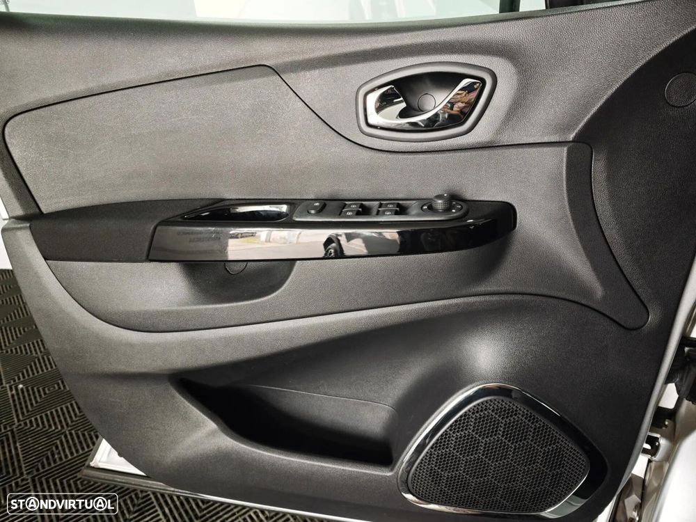 Renault Captur 1.5 dCi - 21
