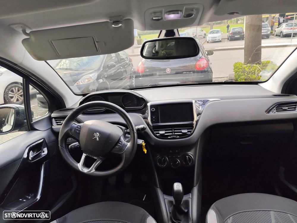 Peugeot 208 1.2 PureTech Active - 15