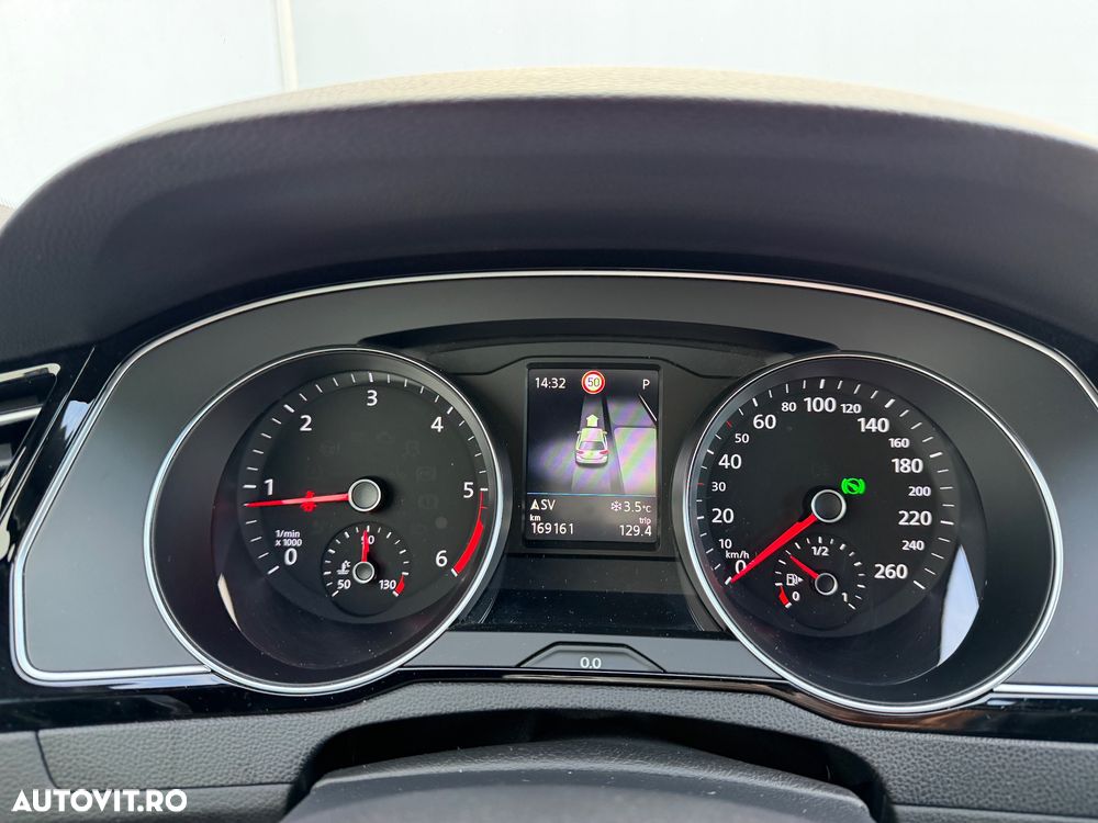 Volkswagen Passat 2.0 TDI SCR DSG 4Motion Elegance - 12