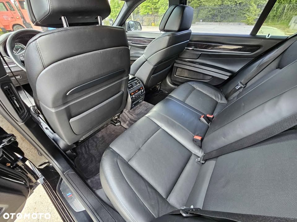 BMW Seria 7 740d - 13