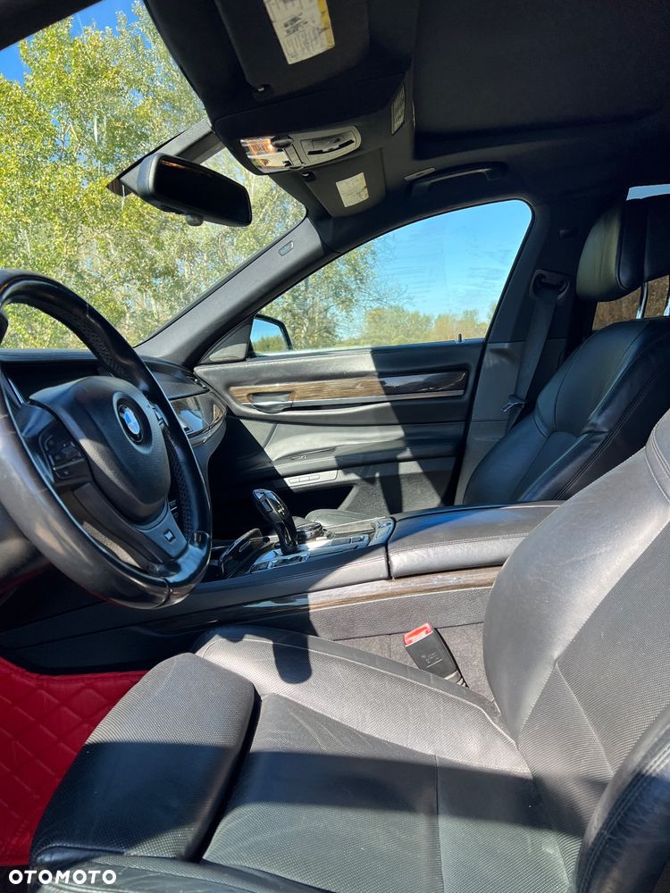 BMW Seria 7 750Li - 12